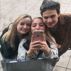 Meet your Posher, Robin